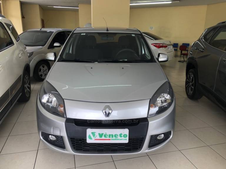RENAULT - SANDERO - 2014/2014 - Prata - Sob Consulta