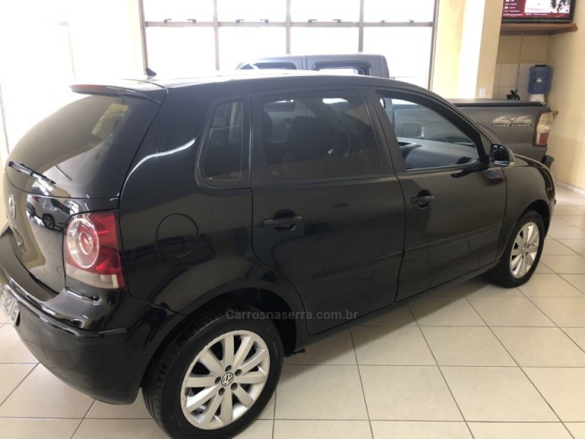 VOLKSWAGEN - POLO - 2010/2011 - Preta - Sob Consulta