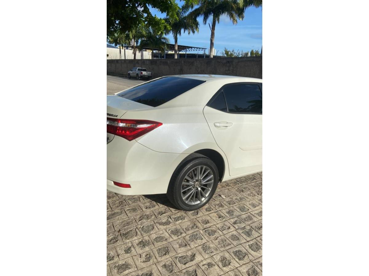 TOYOTA - COROLLA - 2016/2017 - Branca - Sob Consulta