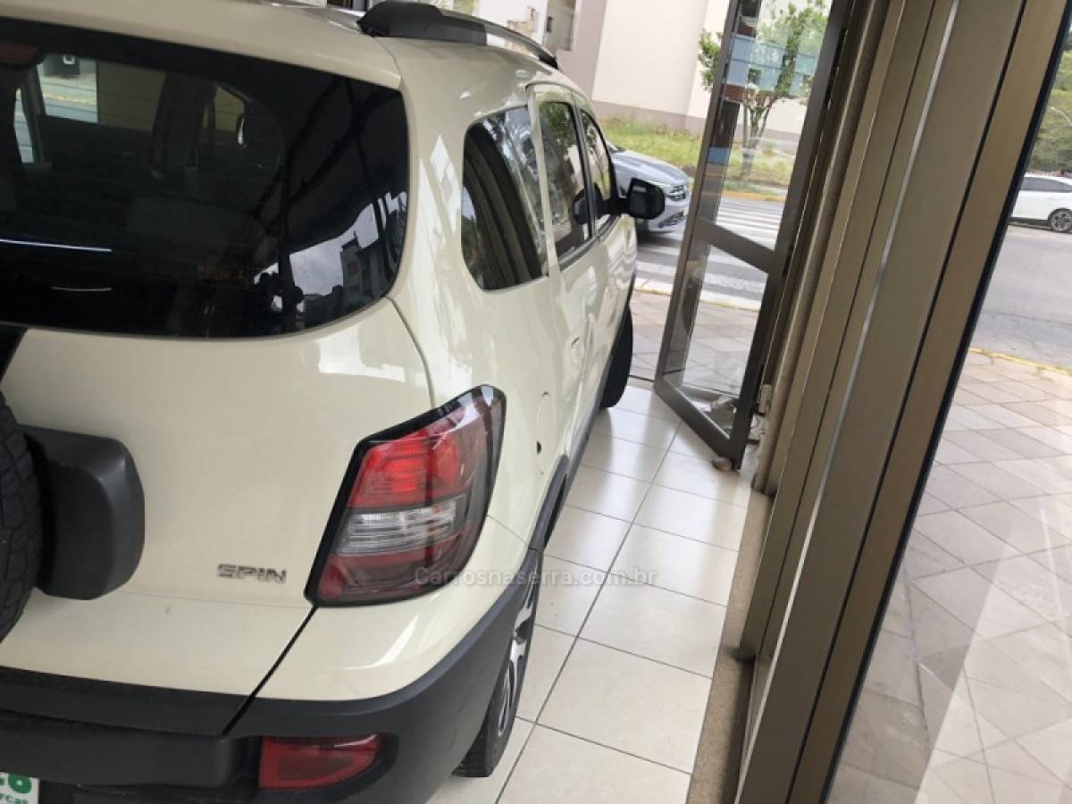 CHEVROLET - SPIN - 2017/2017 - Branca - Sob Consulta