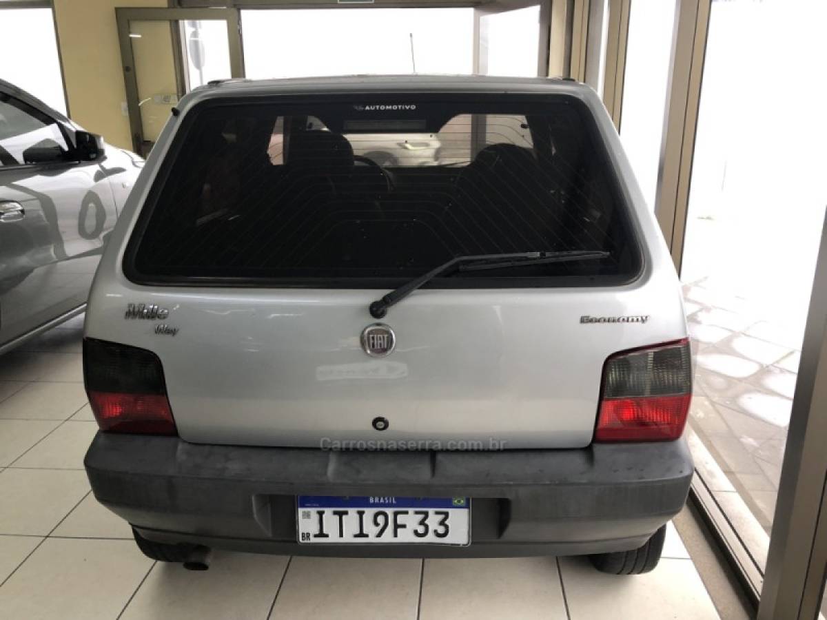 FIAT - UNO - 2013/2013 - Prata - Sob Consulta