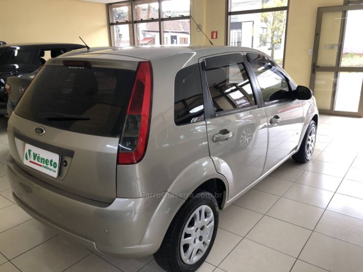 FORD - FIESTA - 2014/2014 - Prata - Sob Consulta