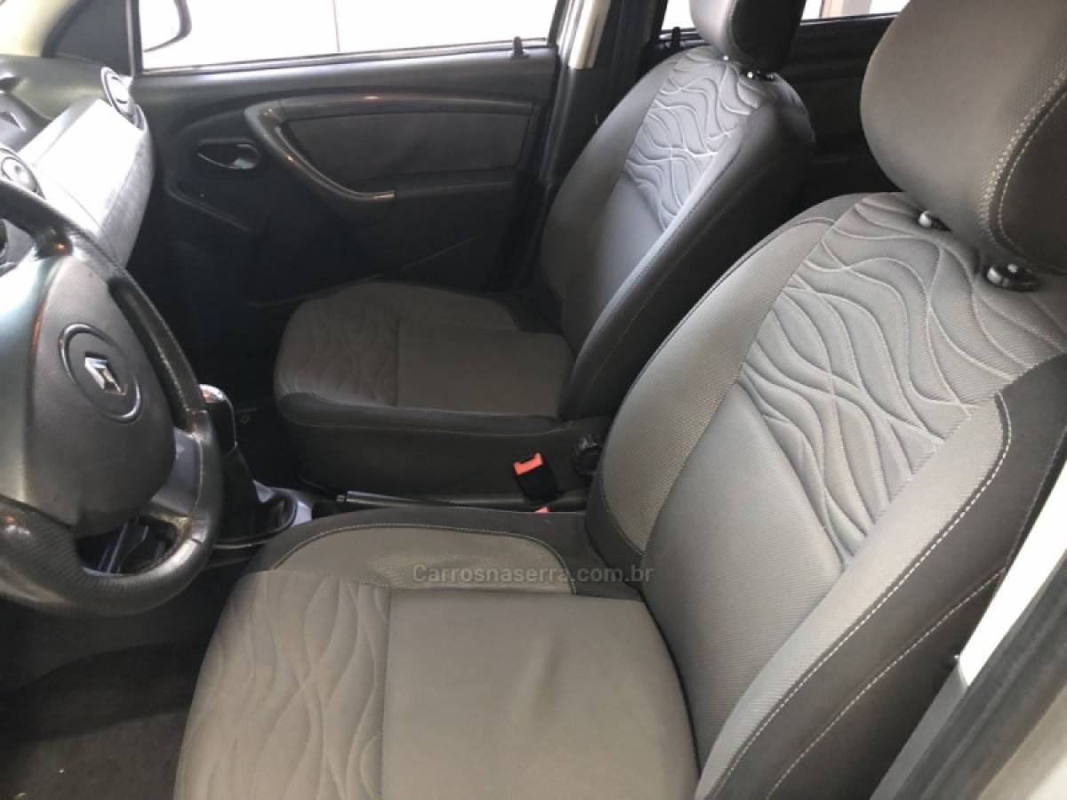 RENAULT - DUSTER - 2013/2013 - Prata - Sob Consulta