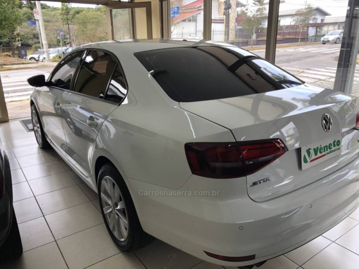 VOLKSWAGEN - JETTA - 2016/2016 - Branca - Sob Consulta